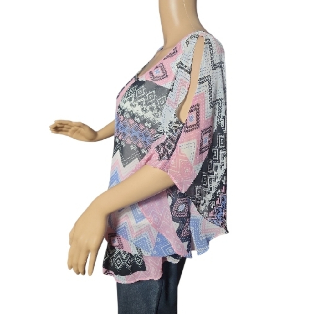 Sarah, Michelle size large Women's Multicolor Patterned Top - Picture 2 of 7